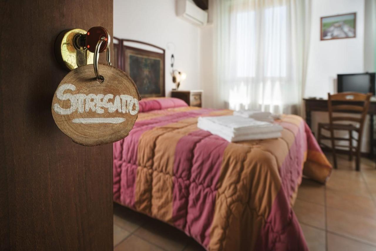 Briciola Di Sole B&B E Ristorante Borgo  ภายนอก รูปภาพ